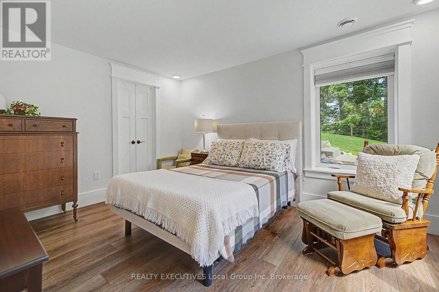 Suite bedroom